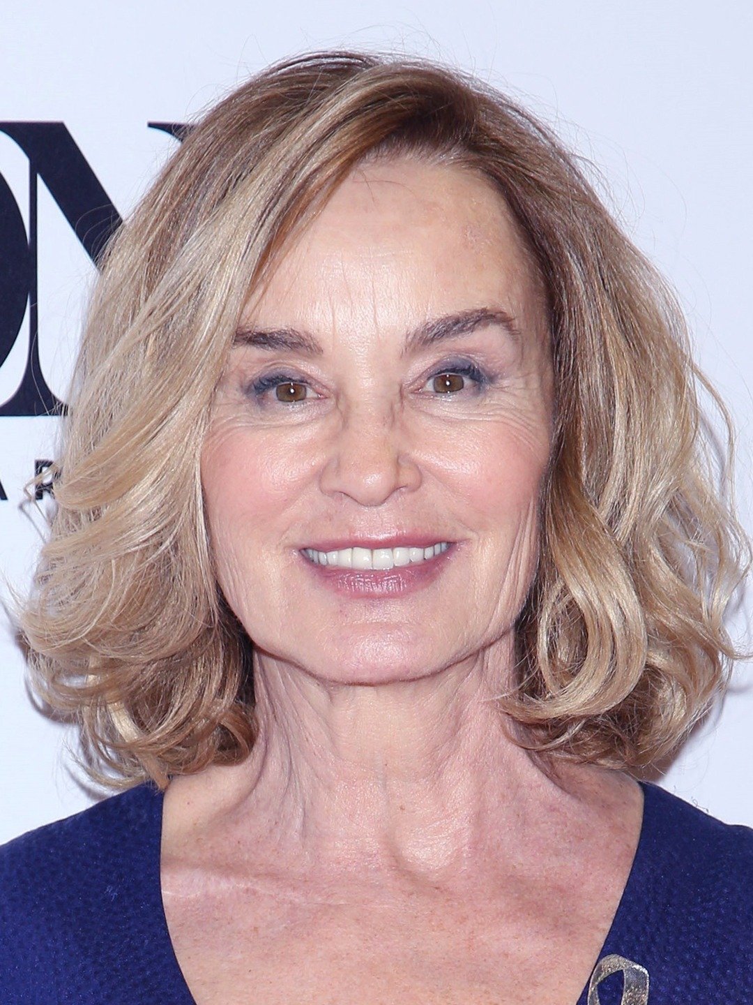 How tall is Jessica Lange?
